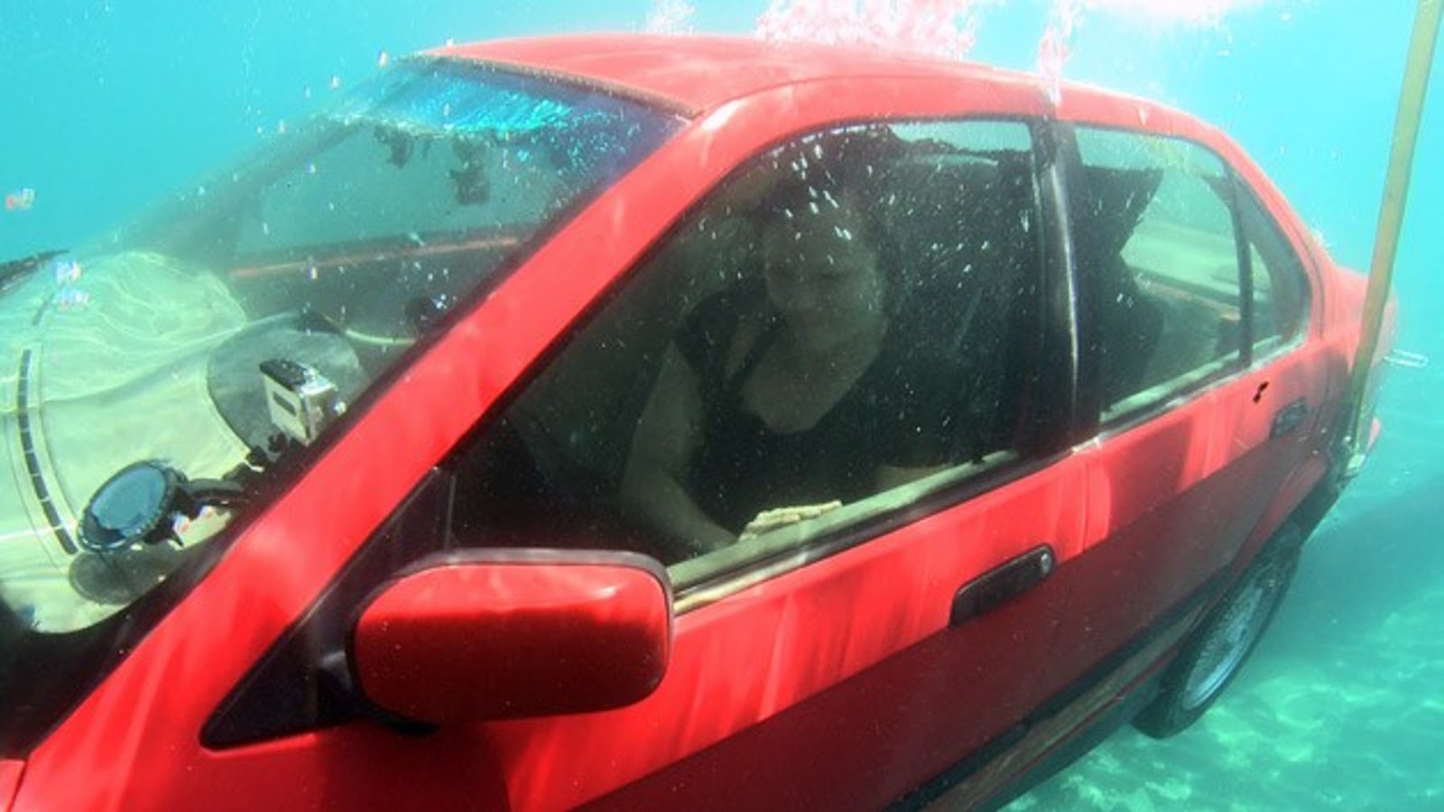 This Is The Easiest Way To Escape A Sinking Vehicle. Knowing HOW Might Save Your Life Some Day