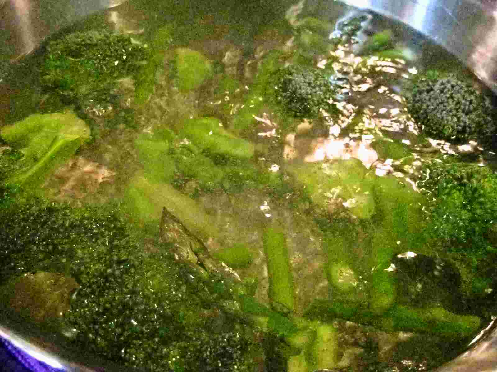 Recipes for Tom Broccoli and asparagus with oyster sauce