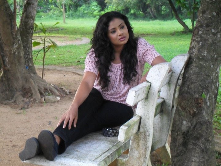Sri Lankan Sexy Girls Hot Legs | Beauty pussy girl