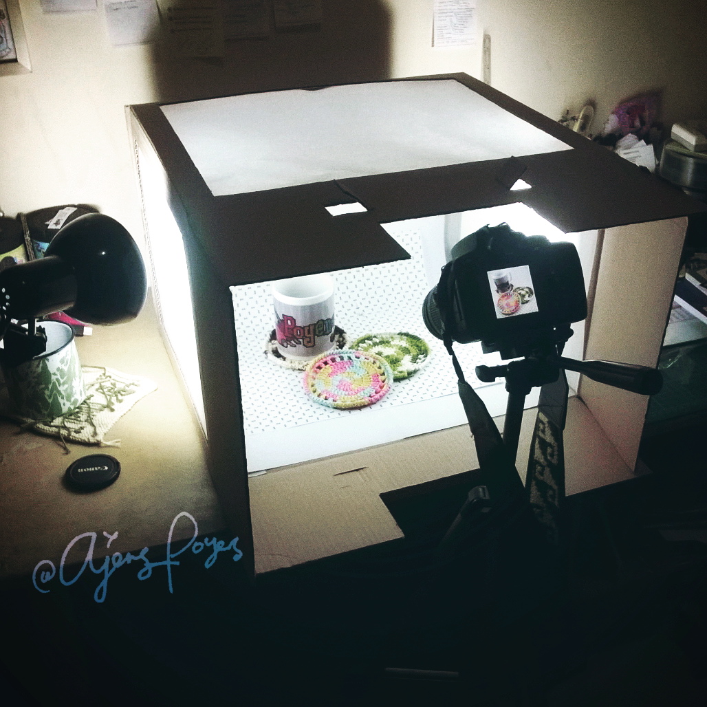 Ajeng Blogging DIY Studio Foto Mini dari Kotak Kardus