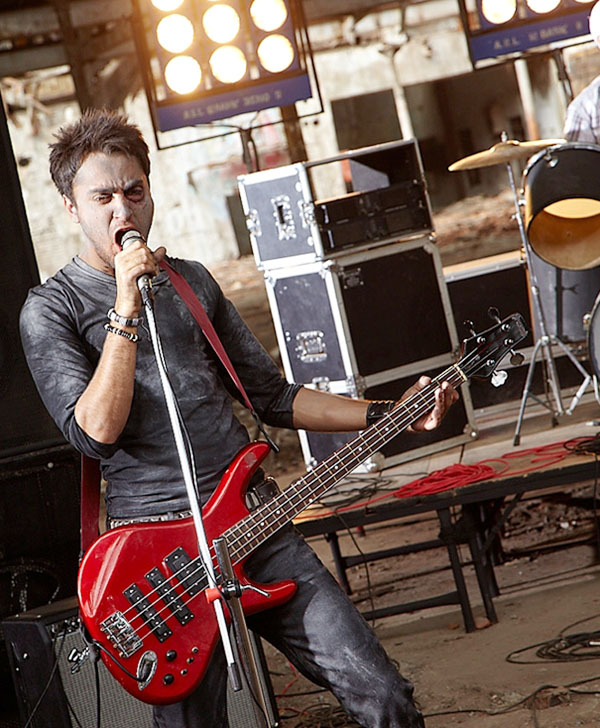 Delhi Belly Complete Review