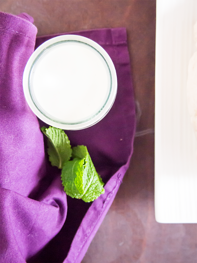Rollitos de pollo con pasas y menta