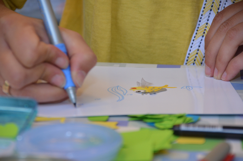 Atelier proposé à la médiathèque pour les enfants de 6 à 12 ans sur la création d'un aquarium en papier