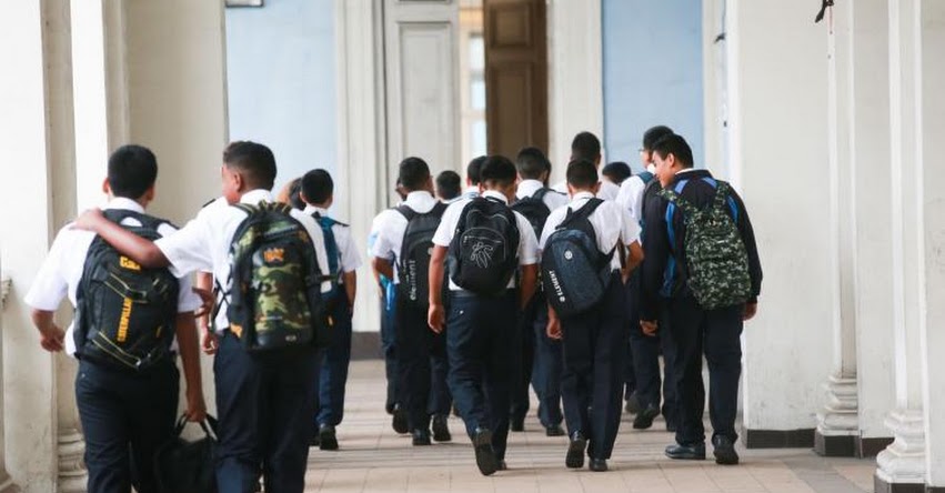 MINEDU: Colegios públicos y privados no pueden impedir ingreso a escolares que lleguen tarde - www.minedu.gob.pe MINEDU: Colegios públicos y privados no pueden impedir ingreso a escolares que lleguen tarde - www.minedu.gob.pe