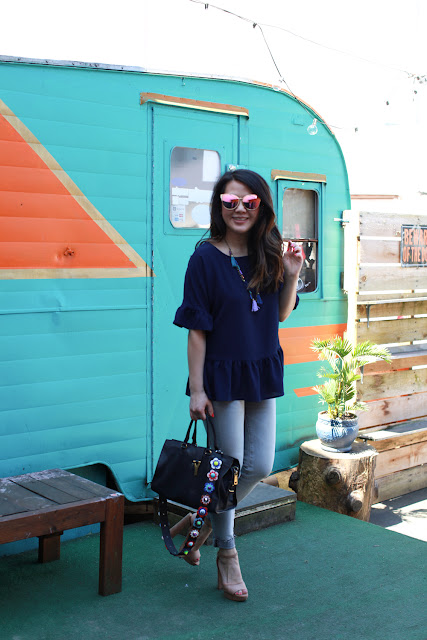 How to Wear Ruffles and Look Chic How to Wear Ruffles and Look Chic