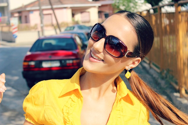 how to wear yellow color for spring and summer