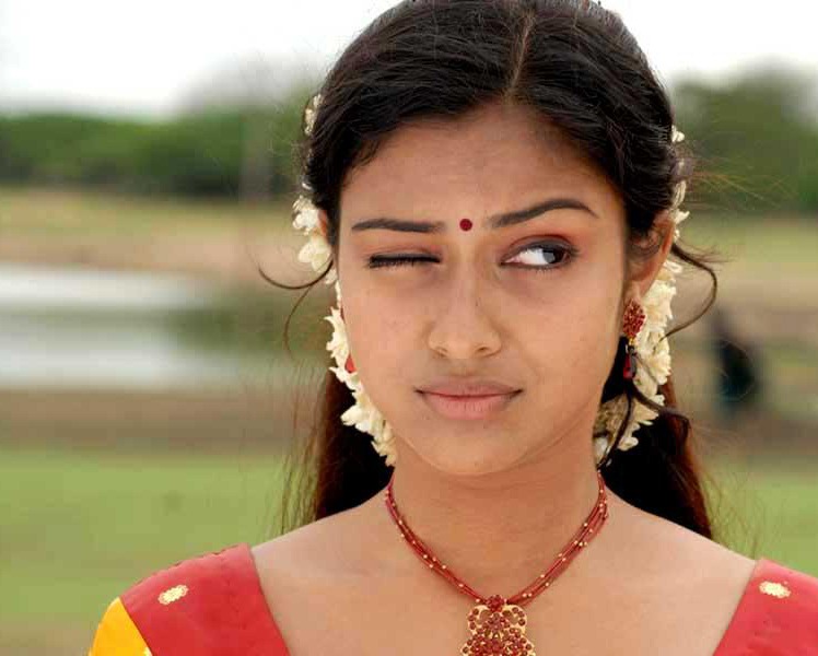 amala paul wallpapers free download Amala paul latest photos hot photos in saree.