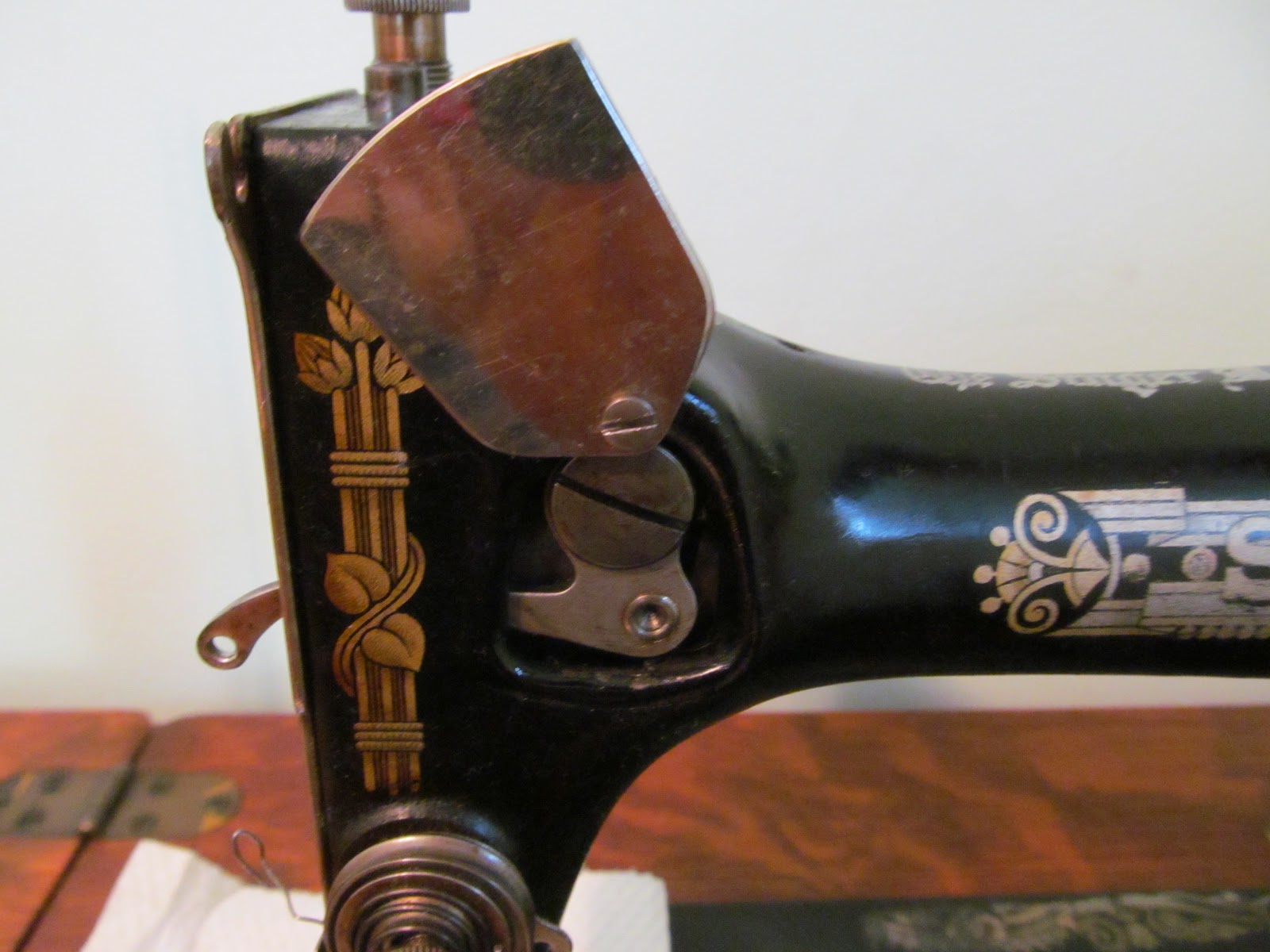 Trampled by Geese How to clean a Vintage Singer Sewing Machine, Singer 127