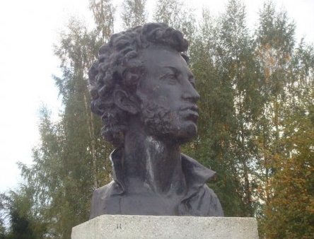 Пушгоры памятник Пушкину