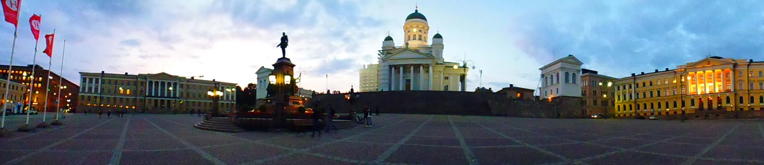 Panorámica de la Plaza del Senado (Senaatintori) (Helsinki) (Finlandia) (@mibaulviajero)