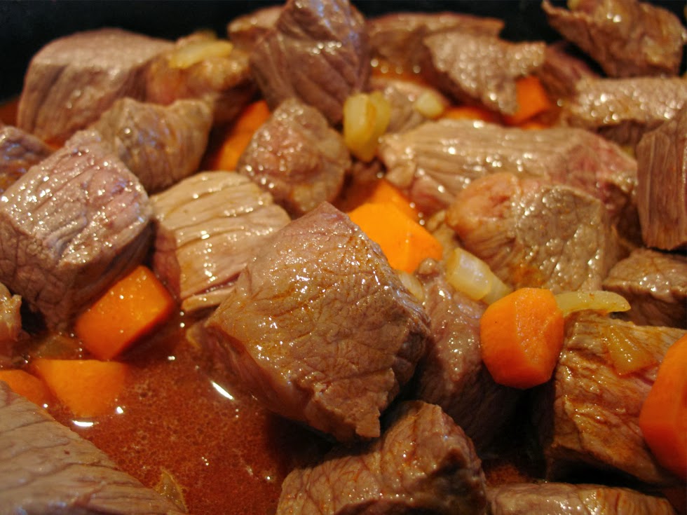 Mystery Lovers' Kitchen Oma's Hungarian Goulash