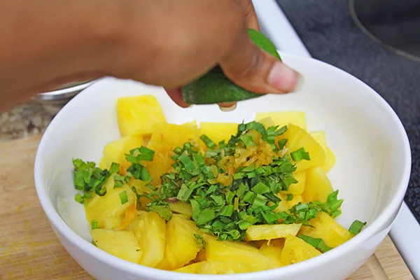 How to make pineapple chow