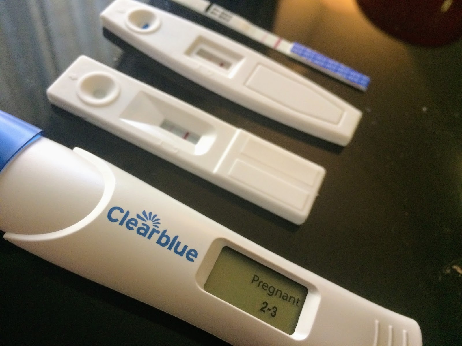 Электронный тест может ошибаться. Тест клеар Блю. Тест на беременность Клевер Блю. Электронный тест клеар Блю чувствительность. Электронной тест на беременность клеар.