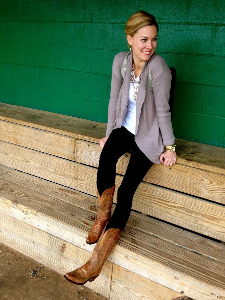 mujeres vaqueras con botas