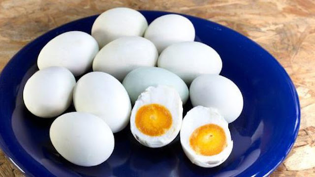 2 Cara Mudah Membuat Telur Asin Dengan Abu Gosok dan Batu Bata 2 Cara Mudah Membuat Telur Asin Dengan Abu Gosok dan Batu Bata