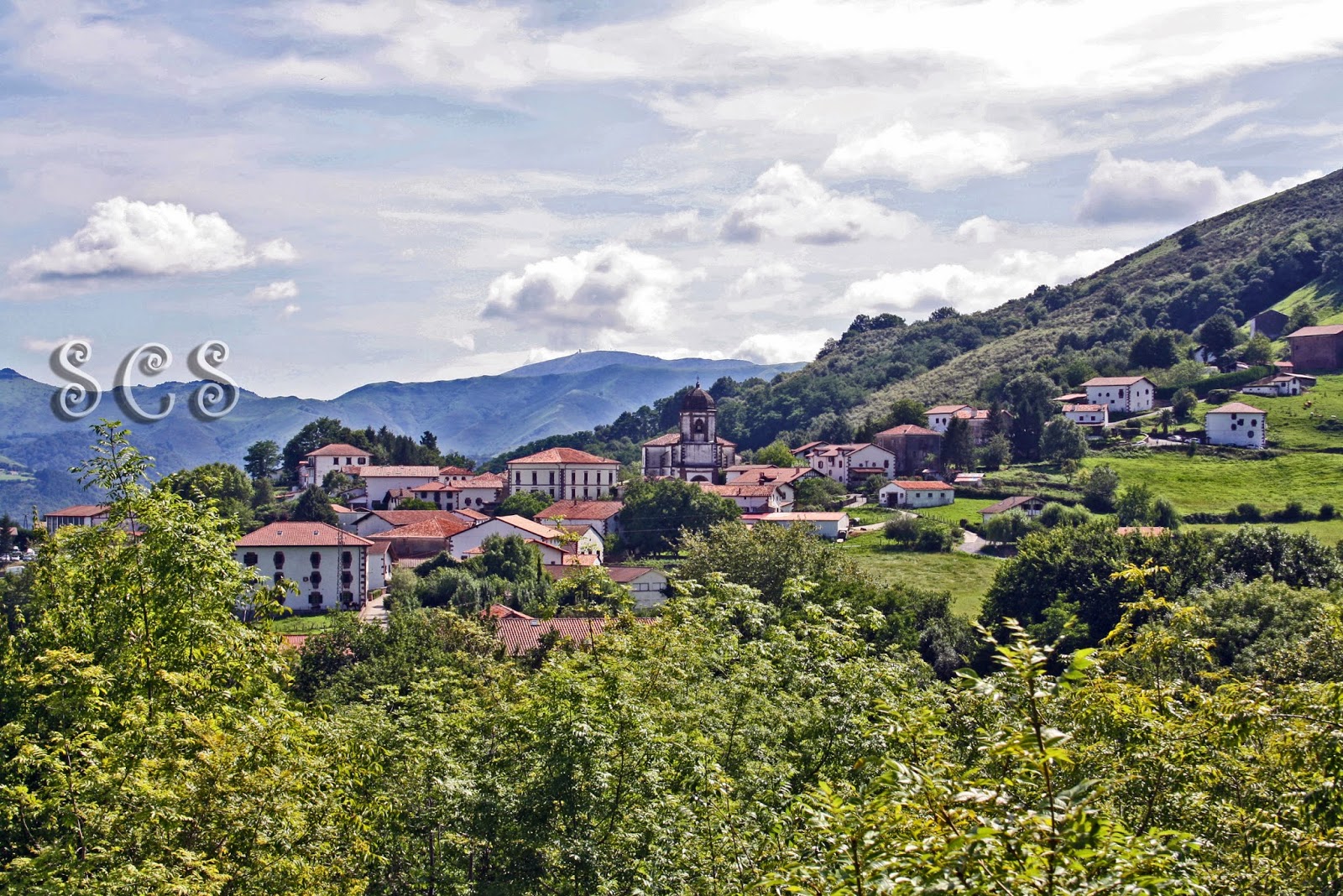 Zugarramurdi (Navarra) Zugarramurdi (Navarra)