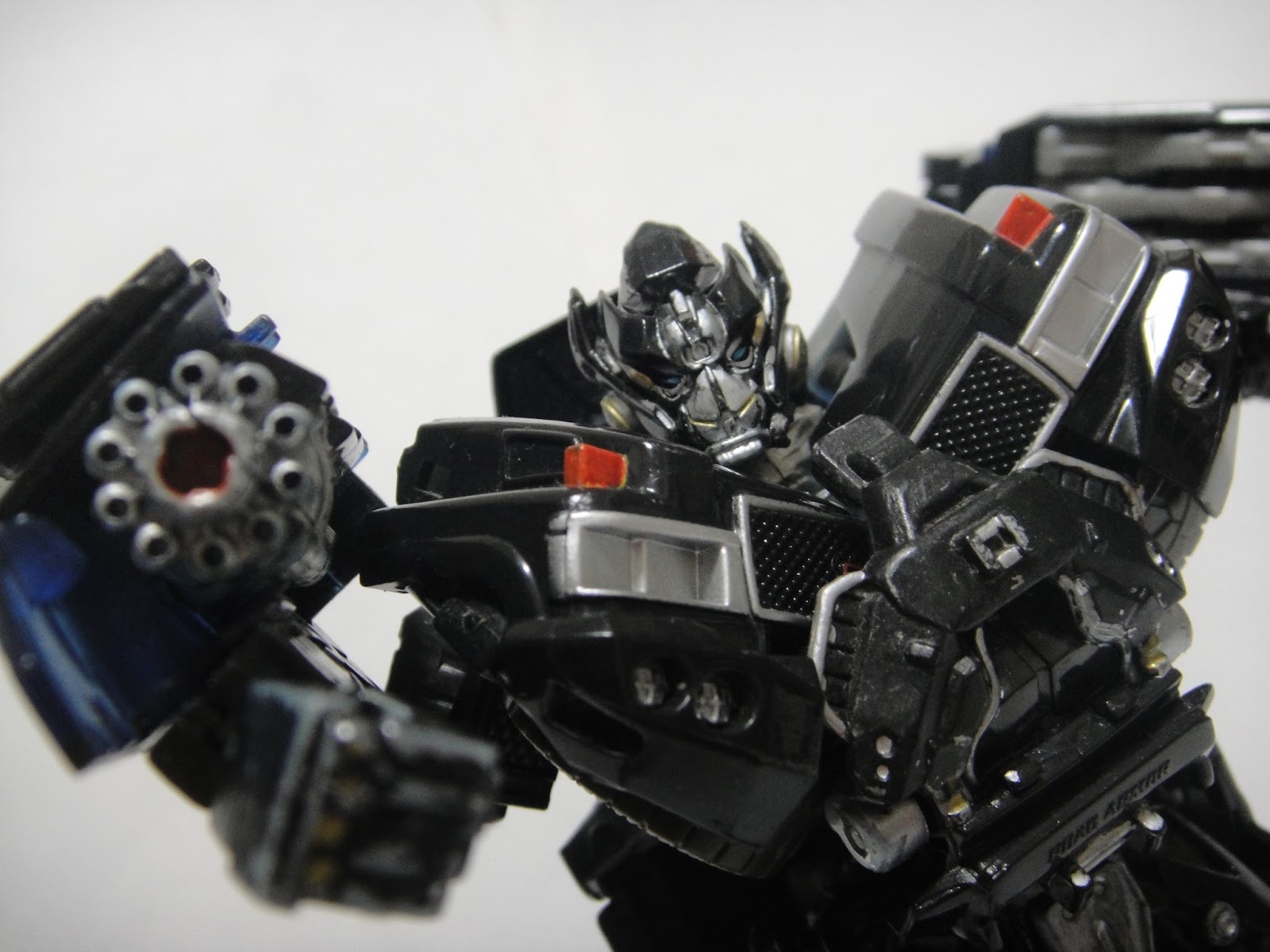 アイアンハイド オートボットアライアンス リペイント Ironhide Autobot Alliance Repaint