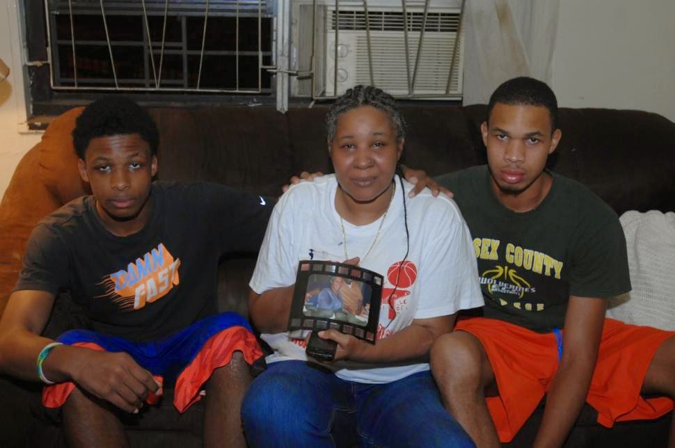 NYPD Chokeholds Staten Island man to death