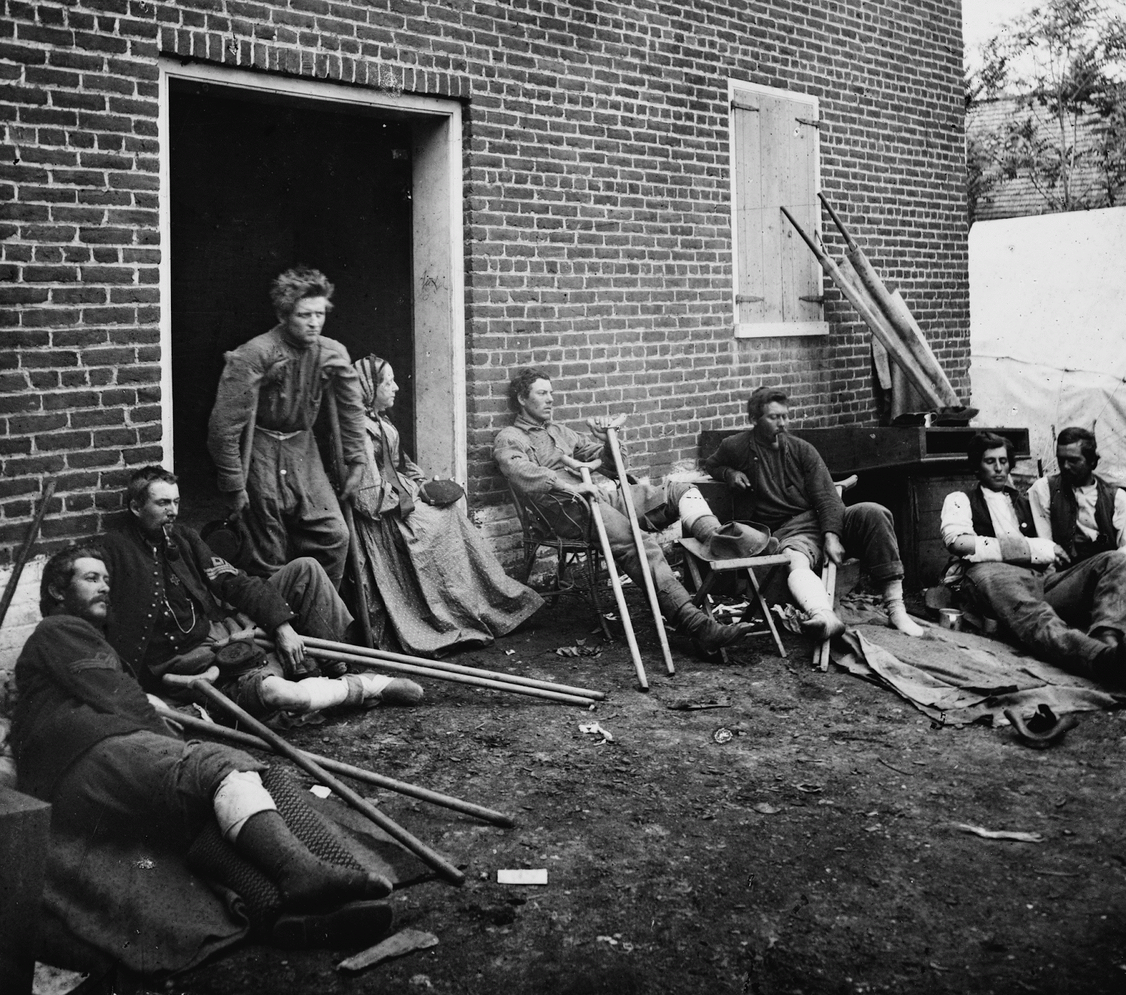 The Chubachus Library of Photographic History Union Soldiers Wounded During the Wilderness