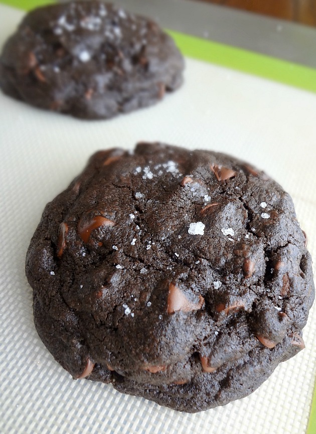 Giant Double Chocolate Cookies Giant Double Chocolate Cookies