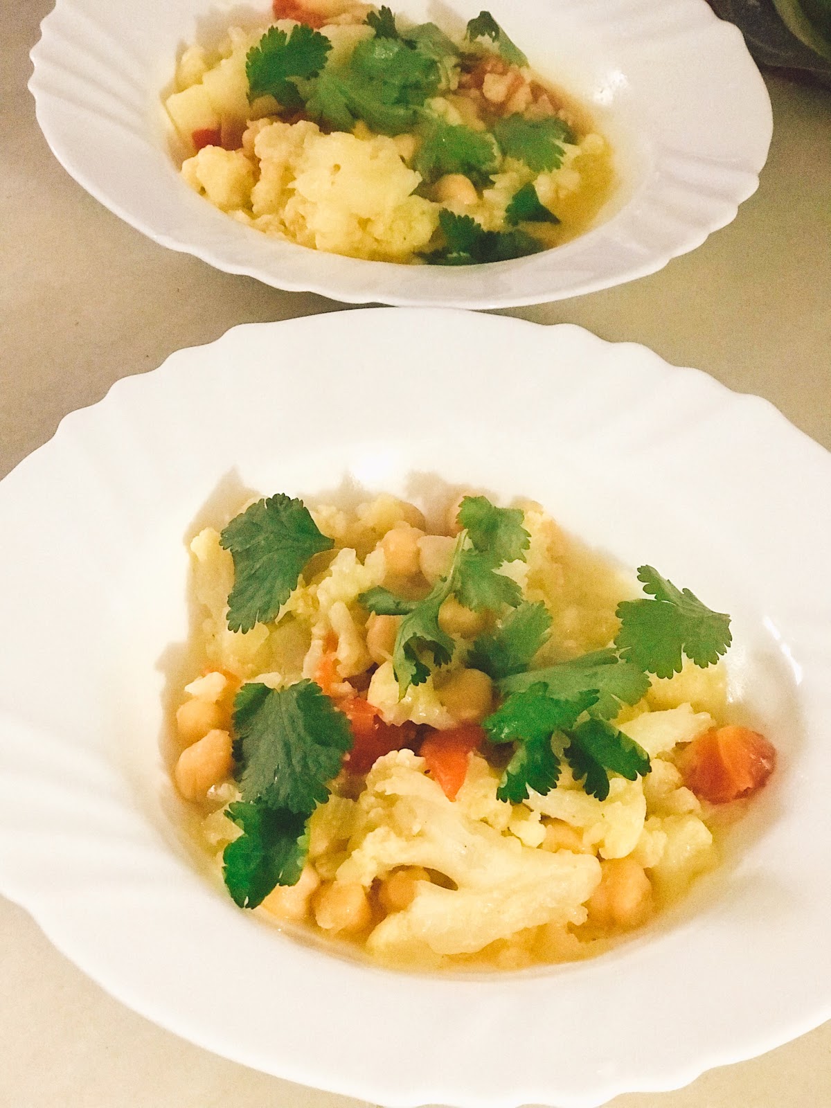 RECETA VEGETARIANA COLIFLOR CON CURRY Y GARBANZOS