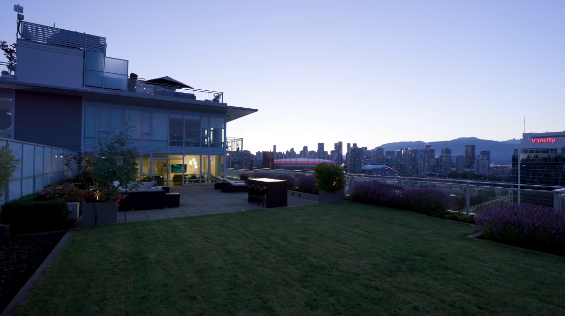 27 Interior Design Photos vs. 2107 Quebec St, Vancouver Luxury Penthouse Tour