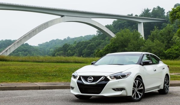 2016 Nissan Maxima VS 2015 Infiniti Q50 2016 Nissan Maxima VS 2015 Infiniti Q50