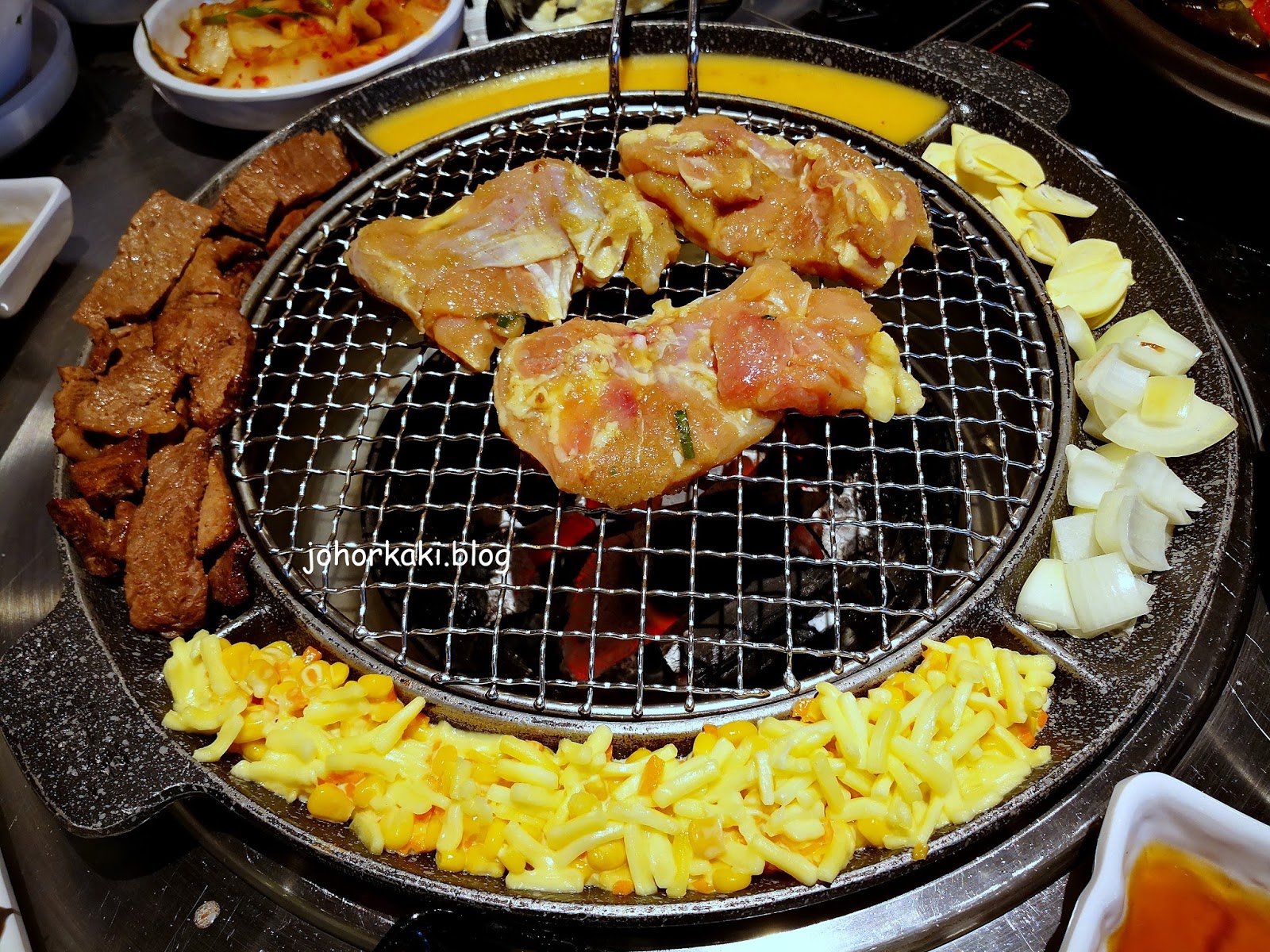 Food near JB Customs. Gogirou BBQ Meat Street in Zenith Mall 新山韩式烤肉街