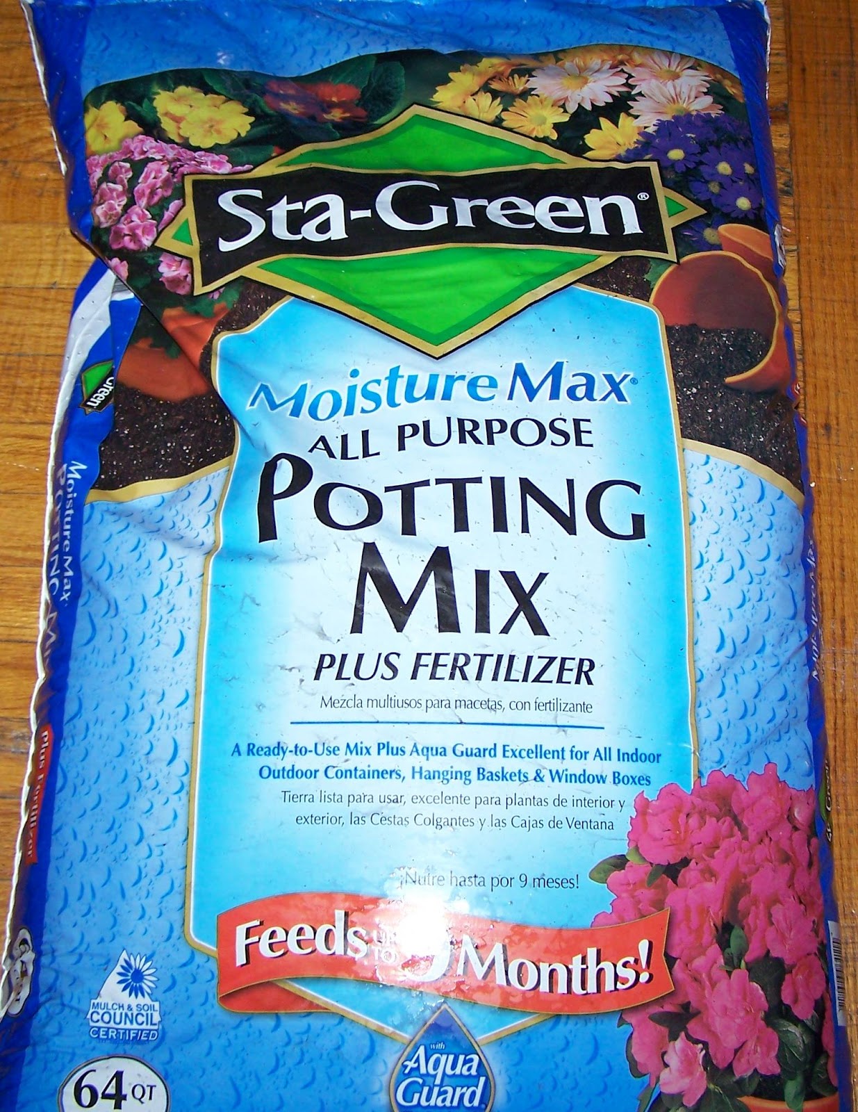 Captive Roots The Dirt On Potting Mi This Mix Is Light Fluffy And Seems Consistent From Bag To So Far I Have Never Used Moisture Control Before But Heard Good Things