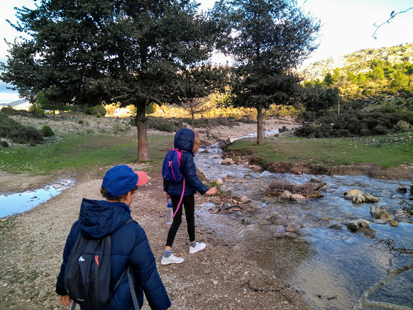 excursion con niños embalse cuber