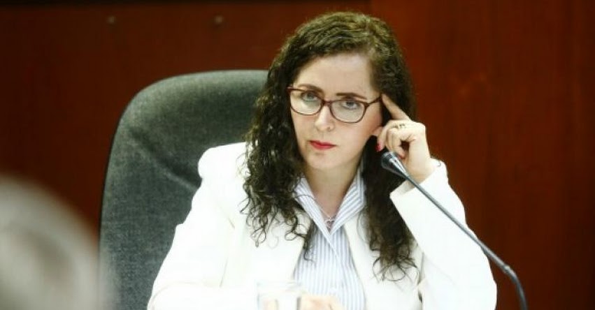 Congresista Fujimorista Rosa Bartra pide retirar ley de formación laboral sin remuneración para estudiantes de institutos Congresista Fujimorista Rosa Bartra pide retirar ley de formación laboral sin remuneración para estudiantes de institutos