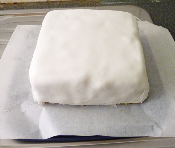 Icing Covering Cake Band Icing Covering Cake Band