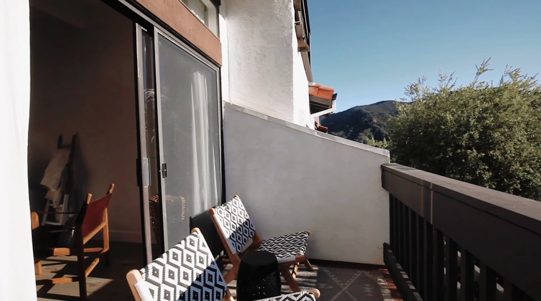 27 Interior Design Photos vs. Tour Luxury Townhouse Near Palisades Village, CA