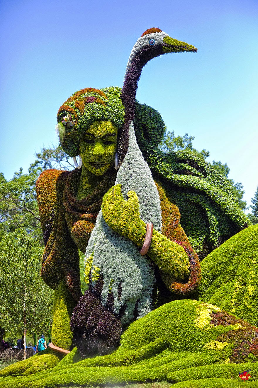 Monumental Plant Sculptures
