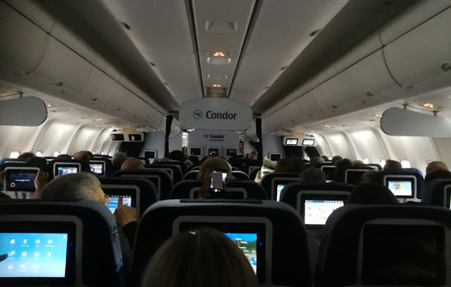 Flug Frankfurt - Havanna mit Condor - Boeing 767 innen Flug Frankfurt - Havanna mit Condor - Boeing 767 innen