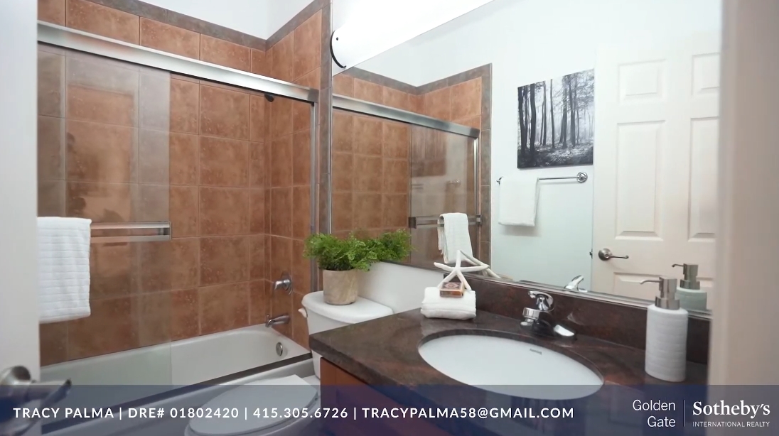 13 Interior Design Photos vs. 727 San Pablo Ave #214, Albany, CA Condo Tour
