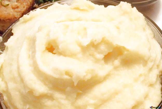 Puré de patatas con mantequilla y leche Puré de patatas con mantequilla y leche