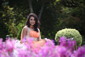 Sarah Jane Dias Outdoor Spicy HQ Photo Gallery