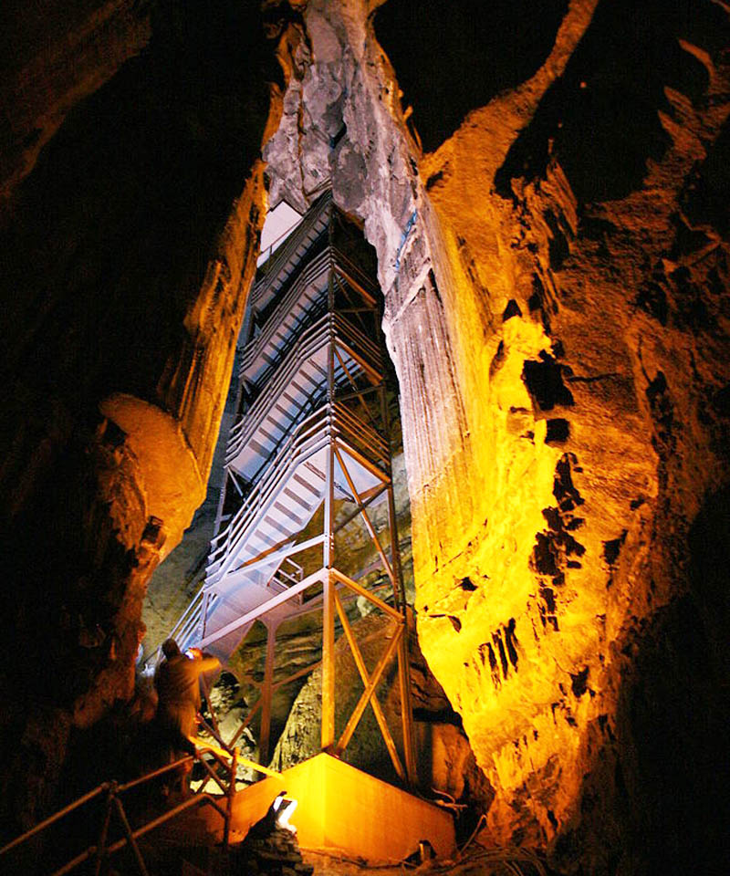 A Caverna Mais Extensa Do Mundo Gigantes Do Mundo