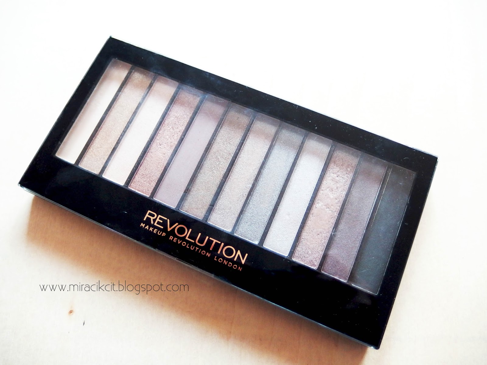 Review Makeup Revolution Redemption Palette Iconic 2
