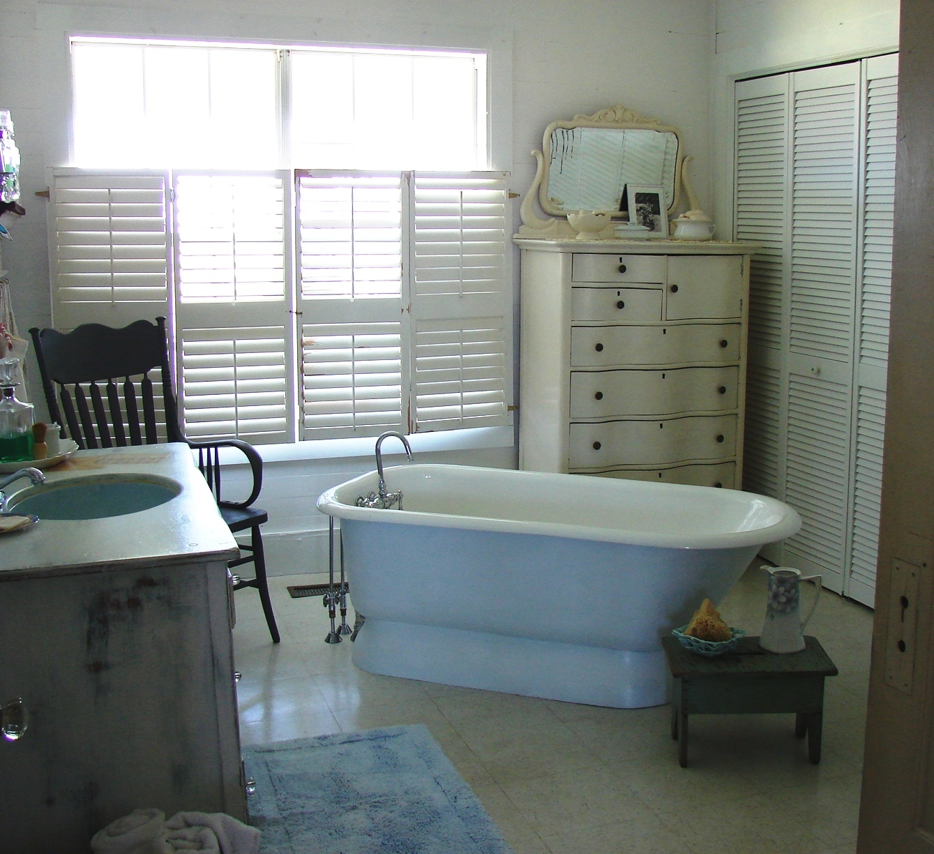 The Country Farm Home: The 1930s Country Bath The Country Farm Home: The 1930s Country Bath on Rural Bathroom
id=60340