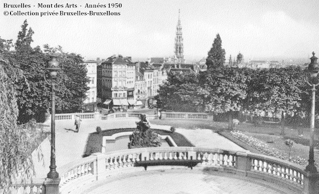 Monts des Arts - Bruxelles disparu - Vue de l'esplanade supérieure du Mont des Arts vers le centre ville dans les années 1950 - Bruxelles-Bruxellons