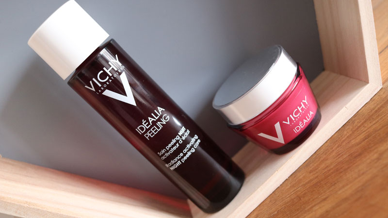 Objectif peau éclatante avec le peeling et la crème Objectif peau éclatante avec le peeling et la crème