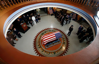 https://edition.cnn.com/2018/08/29/politics/gallery/mccain-memorials/index.html