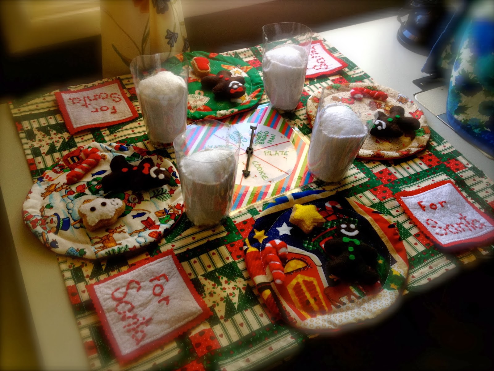 Sticky Genius - Behind the Seams: 'Twas the Night Before Christmas Game