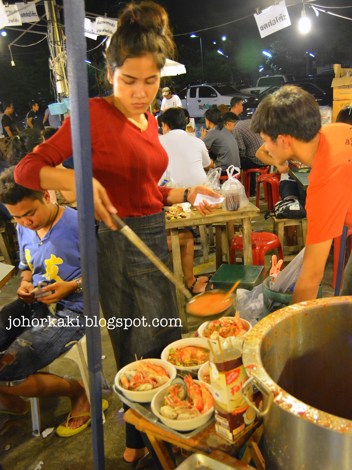 Rod Fai Vintage Market Halal Seafood Tom Yam In Bangkok Johor Kaki Travels For Food