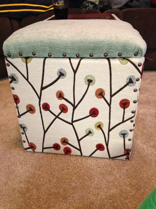Chatty Paty's Crafting Quick no sew ottoman recover..