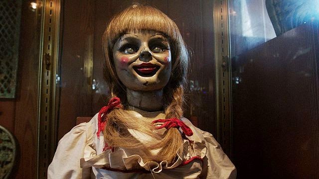 Boneka annabelle dalam film