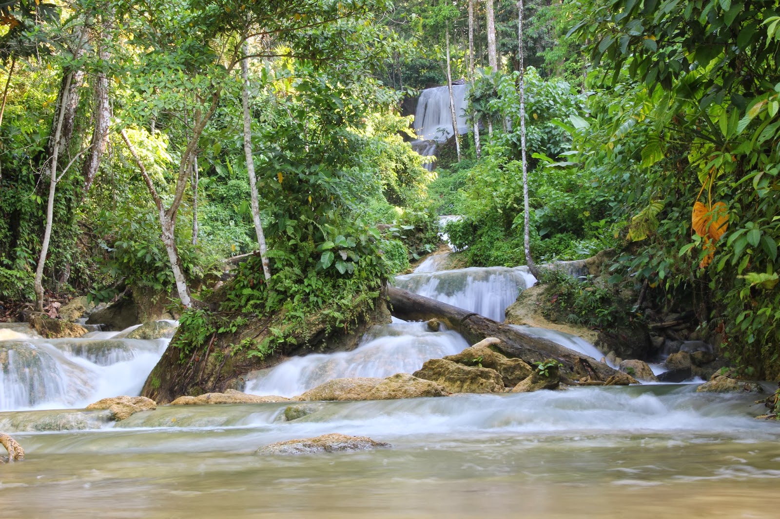TITIK NOL: Air Terjun TEMBANG, Desa Luk Sagu, Kec. Tinangkung Utara