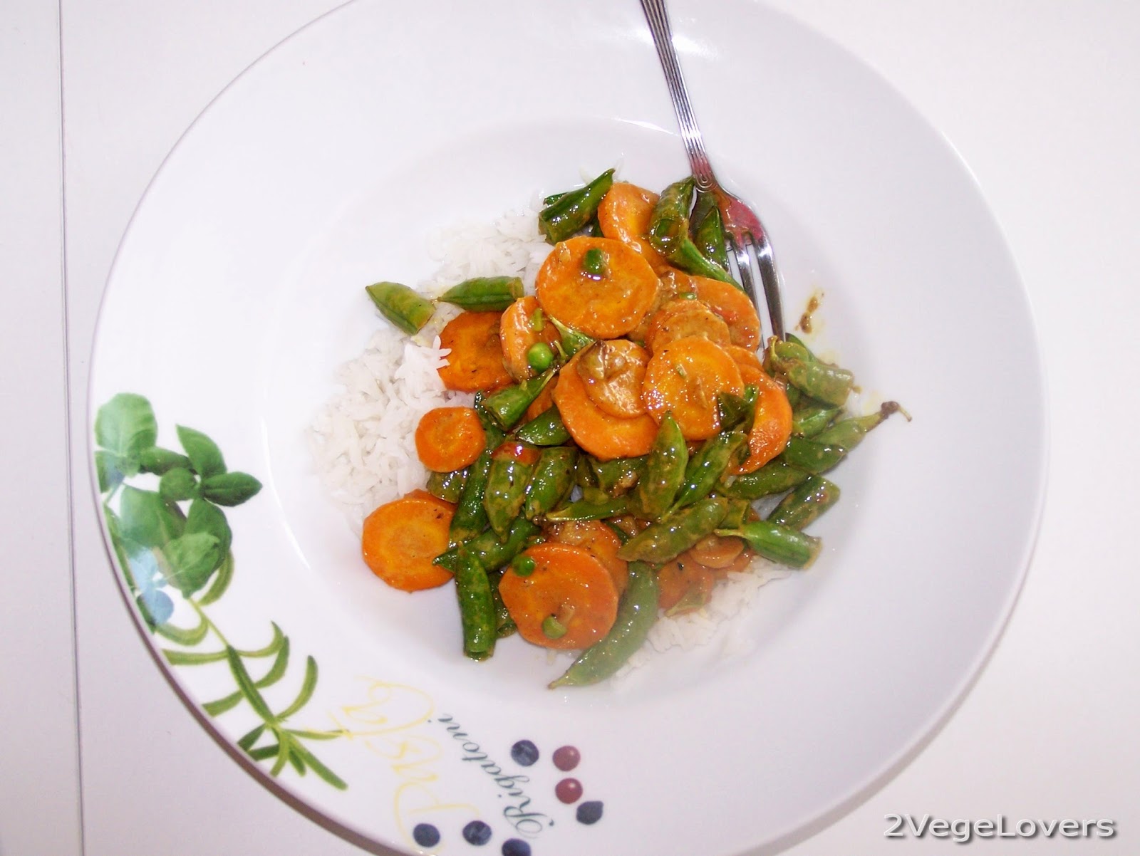 2 VegeLovers PEAS AND CARROT CURRY